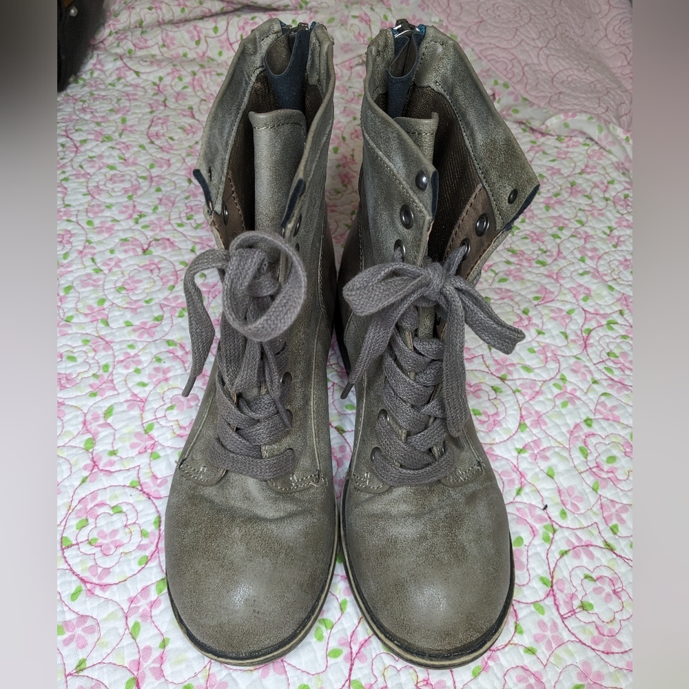Madden Girl Mistley Combat boots